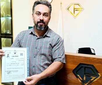 اعطای گواهینامه فنی و حرفه ای به آقای یحیی کرباسی هنرجوی گوهر شناسی