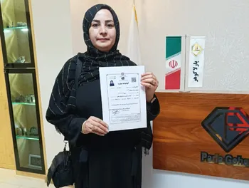 اعطای گواهینامه فنی و حرفه ای طلاسازی به هنرجوی گرامی خانم توضیحی